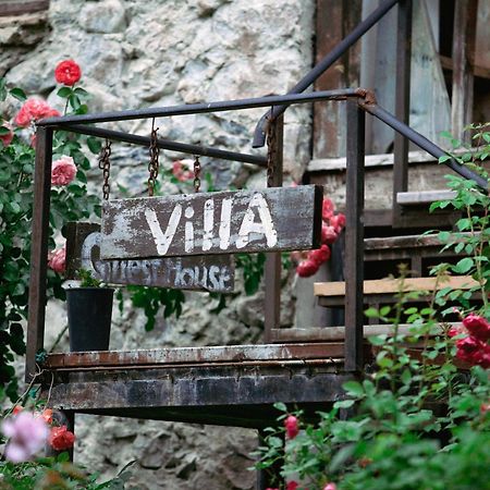 Villa Mestia Hotel ภายนอก รูปภาพ